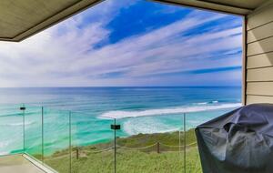Ocean Front Luxury Beach Condo with Pool and Spa - Solana Beach, California