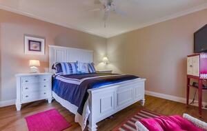 Ocean Front Luxury Beach Condo with Pool and Spa - Solana Beach, California