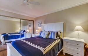 Ocean Front Luxury Beach Condo with Pool and Spa - Solana Beach, California