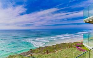 Ocean Front Luxury Beach Condo with Pool and Spa - Solana Beach, California
