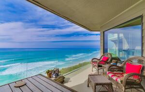Ocean Front Luxury Beach Condo with Pool and Spa - Solana Beach, California