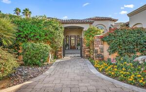 Palm Desert Tropical Estate Loaded with Amenities - Palm Desert, California