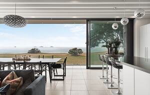 Beachfront Villa | Pauanui - Hikuai, New Zealand