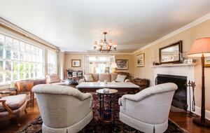 Charming New Canaan Cottage | Walking distance to town | About an hour from New York City by train - New Canaan, Connecticut