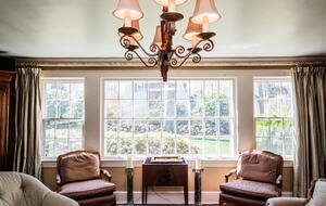 Charming New Canaan Cottage | Walking distance to town | About an hour from New York City by train - New Canaan, Connecticut