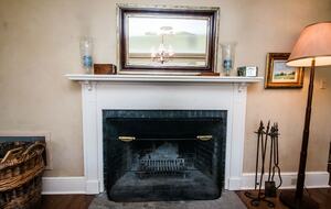 Charming New Canaan Cottage | Walking distance to town | About an hour from New York City by train - New Canaan, Connecticut