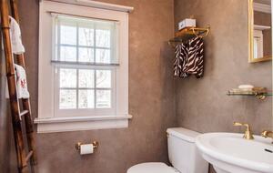 Charming New Canaan Cottage | Walking distance to town | About an hour from New York City by train - New Canaan, Connecticut