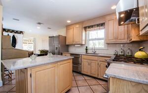 Charming New Canaan Cottage | Walking distance to town | About an hour from New York City by train - New Canaan, Connecticut