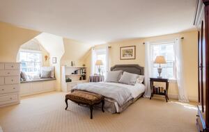 Charming New Canaan Cottage | Walking distance to town | About an hour from New York City by train - New Canaan, Connecticut