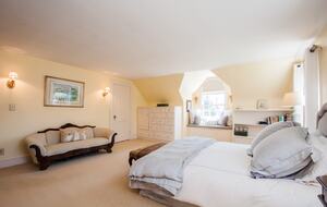 Charming New Canaan Cottage | Walking distance to town | About an hour from New York City by train - New Canaan, Connecticut