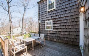 Charming New Canaan Cottage | Walking distance to town | About an hour from New York City by train - New Canaan, Connecticut