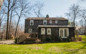 Charming New Canaan Cottage | Walking distance to town | About an hour from New York City by train - New Canaan, Connecticut