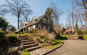 Charming New Canaan Cottage | Walking distance to town | About an hour from New York City by train - New Canaan, Connecticut