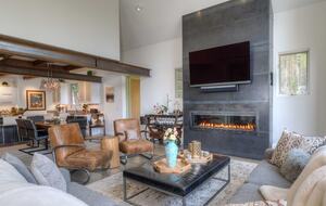 Modern Mountain Retreat with Stunning Views + Amenities Galore - Big Sky, Montana