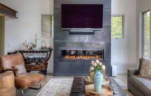 Modern Mountain Retreat with Stunning Views + Amenities Galore - Big Sky, Montana