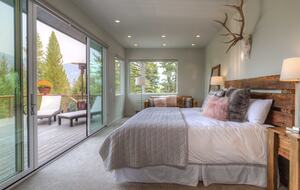 Modern Mountain Retreat with Stunning Views + Amenities Galore - Big Sky, Montana