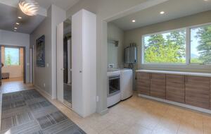 Modern Mountain Retreat with Stunning Views + Amenities Galore - Big Sky, Montana