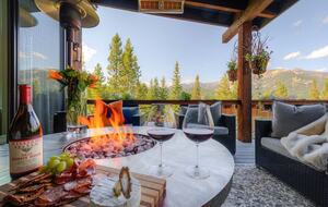 Modern Mountain Retreat with Stunning Views + Amenities Galore - Big Sky, Montana