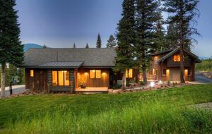Modern Mountain Retreat with Stunning Views + Amenities Galore - Big Sky, Montana