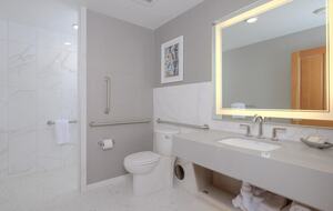 Summit Hotel Suite Ski-In/Ski-Out with Pool, Fitness, Spa - Big Sky, Montana