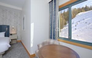 Summit Hotel Suite Ski-In/Ski-Out with Pool, Fitness, Spa - Big Sky, Montana