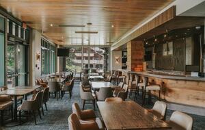 Summit Hotel Suite Ski-In/Ski-Out with Pool, Fitness, Spa - Big Sky, Montana