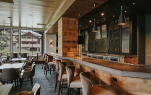 Summit Hotel Suite Ski-In/Ski-Out with Pool, Fitness, Spa - Big Sky, Montana