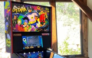 Batman 66 Pinball - plays clips from original Batman TV show