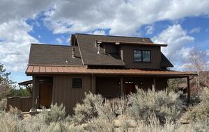 Sage Canyon Luxury 2BR Cabin - Powell Butte, Oregon