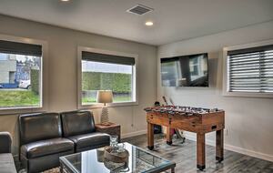 Elegant Pier Waterfront Retreat in Downtown Astoria - Astoria, Oregon