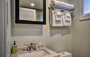 Elegant Pier Waterfront Retreat in Downtown Astoria - Astoria, Oregon