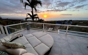 Panoramic Ocean Views with a Pool, Hot Tub & A/C - Kailua-Kona, Hawaii