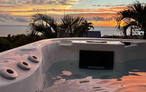 Panoramic Ocean Views with a Pool, Hot Tub & A/C - Kailua-Kona, Hawaii