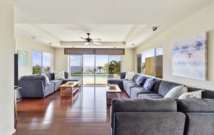 Panoramic Ocean Views with a Pool, Hot Tub & A/C - Kailua-Kona, Hawaii