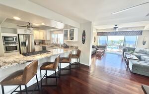 Panoramic Ocean Views with a Pool, Hot Tub & A/C - Kailua-Kona, Hawaii