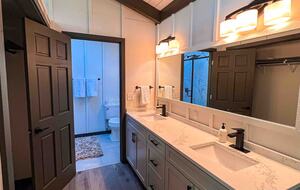 Lakefront Oasis on Lake Barkley; Just 2 Hours from Nashville! - Cadiz, Kentucky