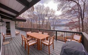 Lakefront Oasis on Lake Barkley; Just 2 Hours from Nashville! - Cadiz, Kentucky