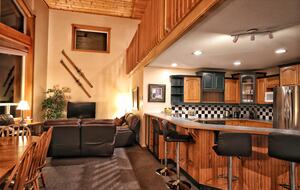 Valhalla Ski-In/Ski-Out Chalet - Comox-Strathcona C, Canada