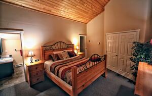 Valhalla Ski-In/Ski-Out Chalet - Comox-Strathcona C, Canada