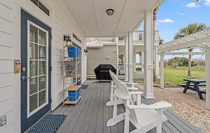 Cinnamon Shore North Beach Getaway - Port Aransas, Texas