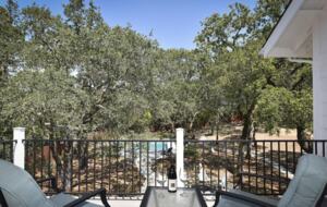 Exquisite Modern Farmhouse with a Pool - Sonoma, California