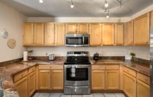 Top Floor, Cozy, Updated, and Chic Condo 1 Mile From Steamboat Ski Resort - Steamboat Springs, Colorado