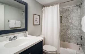 Top Floor, Cozy, Updated, and Chic Condo 1 Mile From Steamboat Ski Resort - Steamboat Springs, Colorado