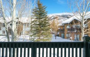 Top Floor, Cozy, Updated, and Chic Condo 1 Mile From Steamboat Ski Resort - Steamboat Springs, Colorado