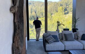 Modern Hilltop Wine-Country Home Surrounded by Forest, close to town - Healdsburg, California
