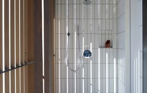 Modern Hilltop Wine-Country Home Surrounded by Forest, close to town - Healdsburg, California