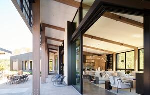 Modern Hilltop Wine-Country Home Surrounded by Forest, close to town - Healdsburg, California