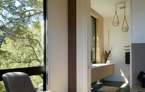 Modern Hilltop Wine-Country Home Surrounded by Forest, close to town - Healdsburg, California