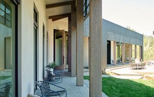 Modern Hilltop Wine-Country Home Surrounded by Forest, close to town - Healdsburg, California
