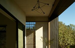 Modern Hilltop Wine-Country Home Surrounded by Forest, close to town - Healdsburg, California